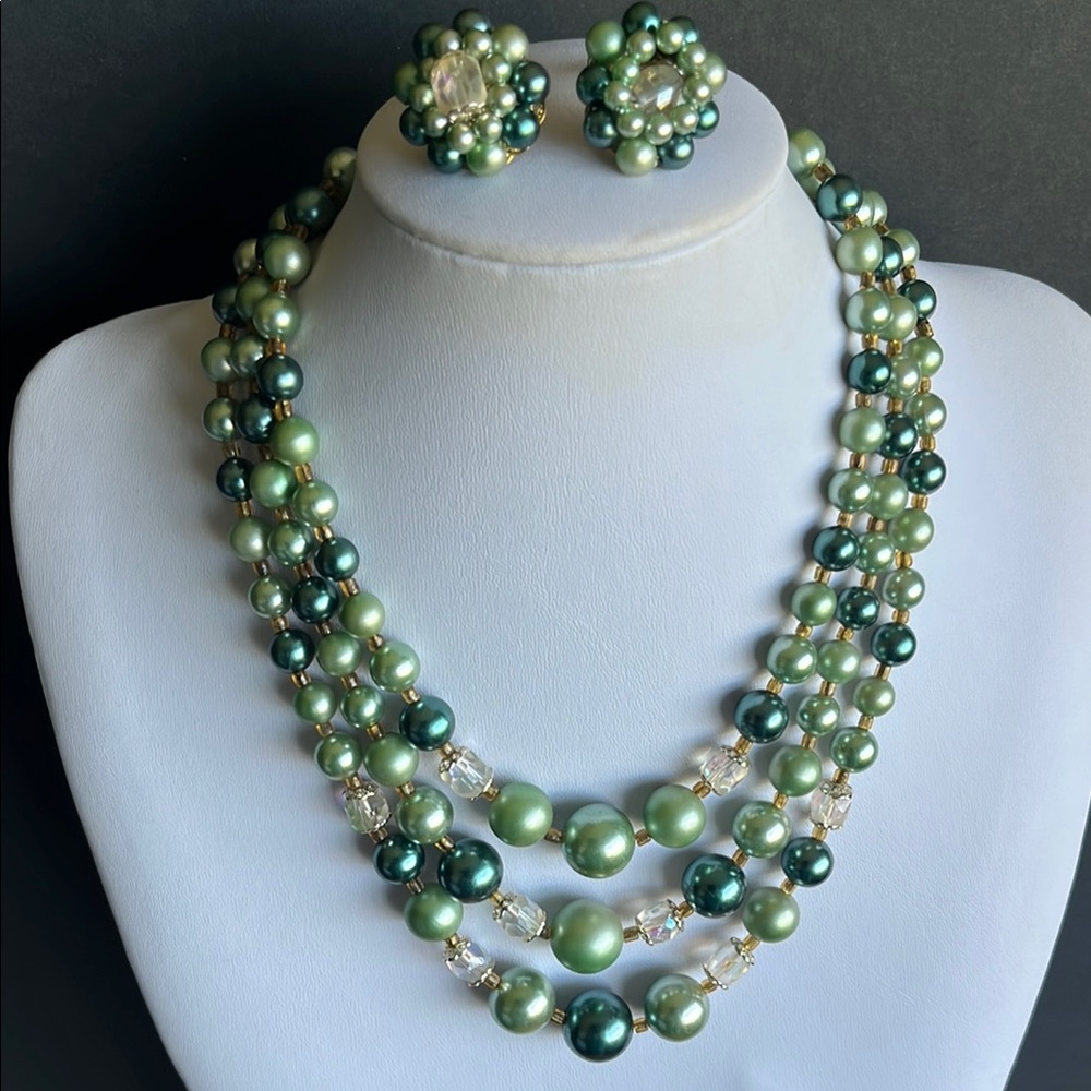 Lustrous Green Multi-Strand Necklace, Japan